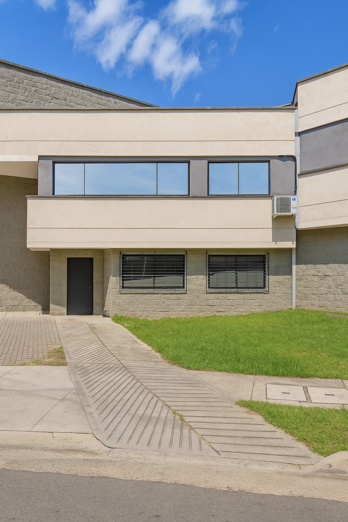 20250820 1446 Edificio Sin Reflejos Remix 01k34g4w21e3g87me5yahf6tp3 683x1024